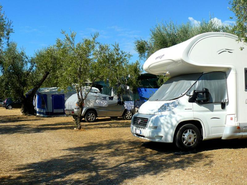 Camping Fontana Delle Rose Матината Екстериор снимка